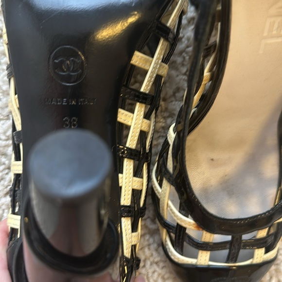 COPY - 🖤Chanel CC Pumps - Picture 15 of 17
